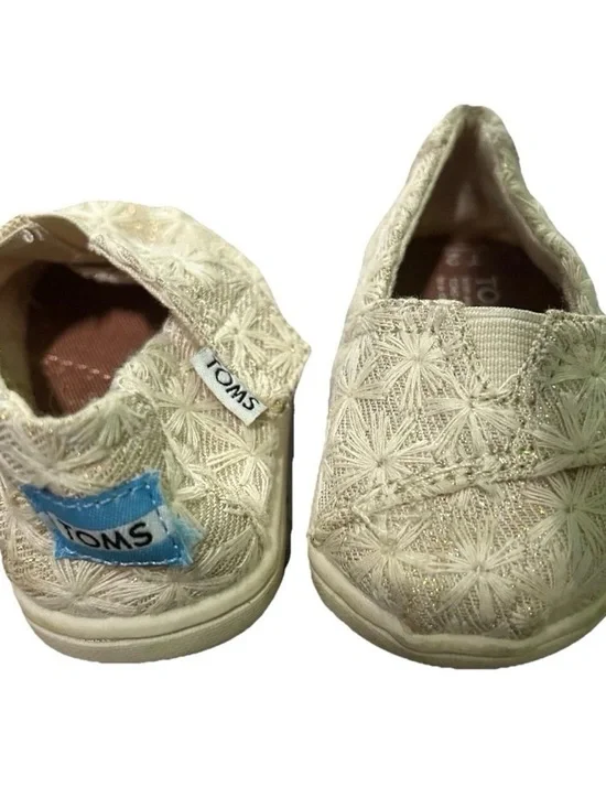 Toms Infant Baby Gold Slip On Shoes Size 2 - Picture 3 of 4